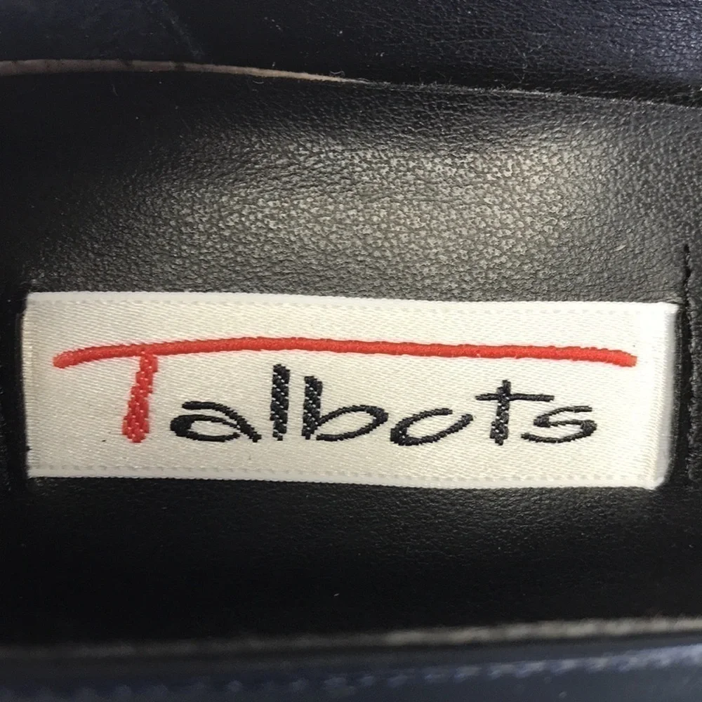 TALBOTS Navy Heel new never worn 2” block heel perfect condition, new size 7.5 N